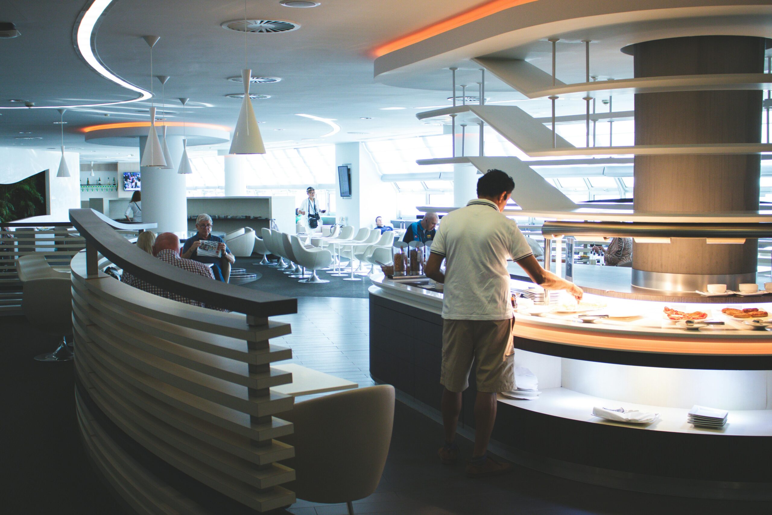 Your Ultimate 2025 Airport Lounge Guide: How to Get In & What to Expect